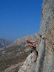 Franz su "Fencequest" (6b+), falesia di Iannis - Kalymnos